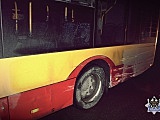 Pijany kierowca doprowadził do kolizji z autobusem i wjechał w zaparkowany pojazd [Foto]