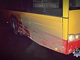Pijany kierowca doprowadził do kolizji z autobusem i wjechał w zaparkowany pojazd [Foto]