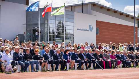 [FOTO] Uroczyście otwarto nowy zespół szkolno-przedszkolny w Szczawnie-Zdroju