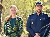 [WIDEO/FOTO] W Jedlinie-Zdroju powstał telefon na policję. Zapewnia szybki i łatwy kontakt z najbliższym komisariatem