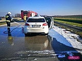 Zderzenie trzech pojazdów na A4. Osobówka spłonęła!