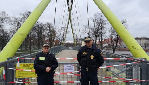 Wyspa Słodowa zamknięta i strzeżona przez strażników miejskich 