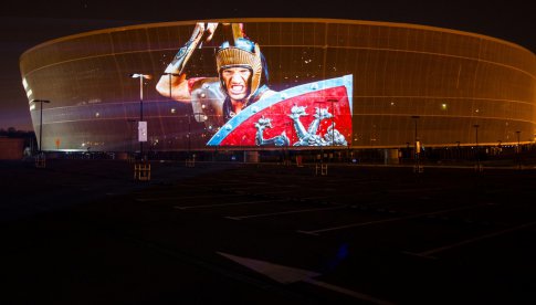 Największy ekran w Europie. Rusza kino samochodowe na Stadionie Wrocław