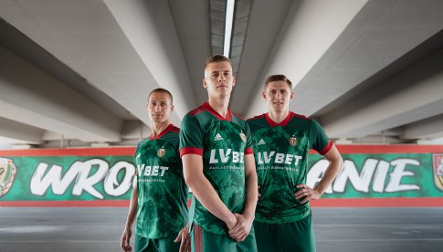 Śląsk: Koszulki meczowe na sezon 2021/22