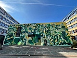 [FOTO] Mural UPWr to nie tylko dzieło sztuki, ale i hotel dla pszczół!