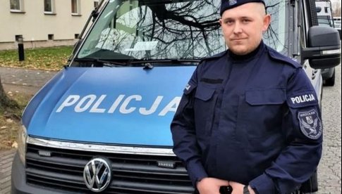 Policjant z Krzyków udzielił pomocy medycznej kobiecie po wypadku w czasie wolnym od służby 