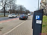 [FOTO] Przy placu Orląt Lwowskich funkcjonują już nowe płatne miejsca parkingowe