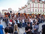 [FOTO] Wielki powrót Gitarowego Rekordu Świata na wrocławski Rynek. Mamy nowy rekord! Zagrało razem 7676 gitarzystów!