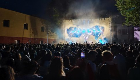 [FOTO] Drugi dzień Ekonomaliów za nami. Zagrał zespół Video, Aron Chupa & Little Sis Nora oraz Topic