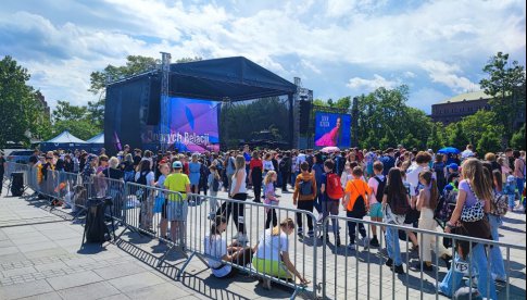 [FOTO] Dzień Dziecka we Wrocławiu: Koncert Sary James, liczne atrakcje, dzieci zapowiadające przystanki