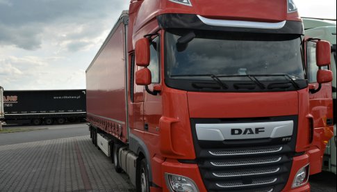 Wrocławscy policjanci odzyskali skradziony w Niemczech pojazd ciężarowy wraz z naczepą