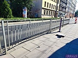 [FOTO] Przystanek Kolejowa po śmiertelnym wypadku z udziałem pasażera oczekującego na tramwaj