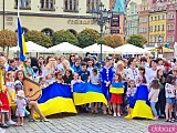 [FOTO, WIDEO] Bili rekord w śpiewaniu ukraińskiej piosenki. Dużo Ukraińców na wrocławskim rynku