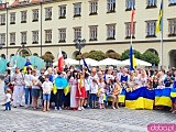 [FOTO, WIDEO] Bili rekord w śpiewaniu ukraińskiej piosenki. Dużo Ukraińców na wrocławskim rynku