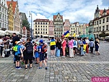 [FOTO, WIDEO] Bili rekord w śpiewaniu ukraińskiej piosenki. Dużo Ukraińców na wrocławskim rynku