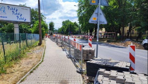 [FOTO] Zmiany na ulicy Obornickiej: Remont ciągów pieszych, rowerowych oraz przystanków autobusowych 
