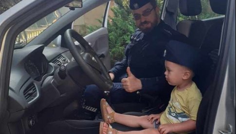 Policjanci z Siechnic odwiedzili maluchy ze żłobka w Świętej Katarzynie