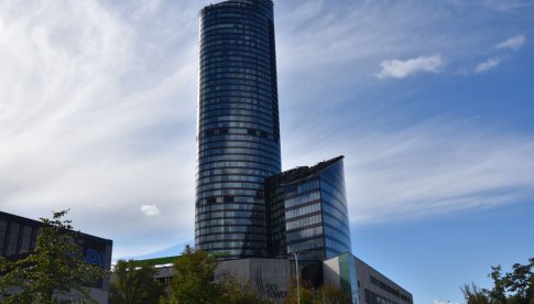 Wrocławska Topka #1: 10 najwyższych budynków Wrocławia: Czy powstanie wieżowiec wyższy od Sky Towera? [FOTO, LISTA]
