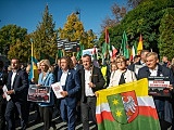 Samorządowcy z całej Polski protestują w Warszawie! Nie chcą ciemności dla swoich mieszkańców. [Zobacz wypowiedź Jacka Sutryka]