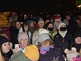 Rozbłysnęła choinka na wrocławskim rynku. Dzieci spotkały św. Mikołaja [Foto, Wideo]