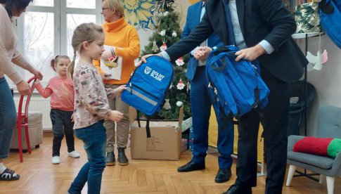 Gwiazdy Siatkówki przekazują pomoc dla ukraińskich dzieci