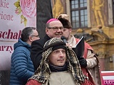 Barwnie, muzycznie i tłumnie: Orszak Trzech Króli przeszedł przez Wrocław [DUŻO ZDJĘĆ, WIDEO]