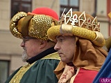 Barwnie, muzycznie i tłumnie: Orszak Trzech Króli przeszedł przez Wrocław [DUŻO ZDJĘĆ, WIDEO]