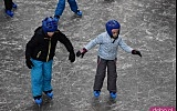 Chcesz wybrać się na łyżwy? Wrocławskie lodowiska działają do końca lutego [GODZINY OTWARCIA, CENNIK]
