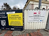 Kolejne prace na Bastionie Sakwowym. Jedno ze starych pomieszczeń jest doprowadzane do dawnego stanu [Foto] 