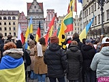 Zobacz, jak Wrocław obchodził rocznicę wybuchu wojny w Ukrainie [Foto, Wideo]