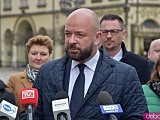 Podróżowanie taksówkami będzie bezpieczniejsze! Miasto wprowadziło nowy system weryfikacji: Wystarczy zeskanować kod QR [SZCZEGÓŁY, FOTO]