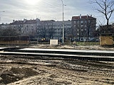 Postępują prace na ulicy Pomorskiej. Jest już podbudowa betonowa pod torowisko [Foto]