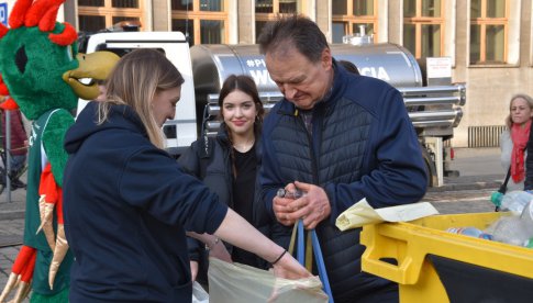 Mieszkańcy otrzymali 1000 darmowych butelek na wodę. Był tylko jeden warunek, aby ją otrzymać [Foto]