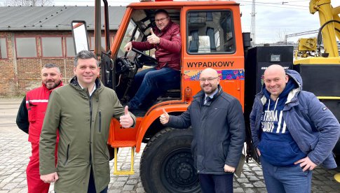 Kultowy dźwig wrocławskiego MPK trafił do nowego właściciela. Został wylicytowany w ramach WOŚP [Foto]