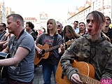 Rekord pobity! Prawie 8 tysięcy gitarzystów zagrało słynny utwór Jimiego Hendrixa na wrocławskim Rynku [Foto, Wideo]