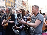 Rekord pobity! Prawie 8 tysięcy gitarzystów zagrało słynny utwór Jimiego Hendrixa na wrocławskim Rynku [Foto, Wideo]