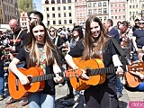 Rekord pobity! Prawie 8 tysięcy gitarzystów zagrało słynny utwór Jimiego Hendrixa na wrocławskim Rynku [Foto, Wideo]