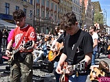 Rekord pobity! Prawie 8 tysięcy gitarzystów zagrało słynny utwór Jimiego Hendrixa na wrocławskim Rynku [Foto, Wideo]