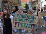 Młodzieżowy Strajk Klimatyczny ruszył ulicami Wrocławia [FOTO]