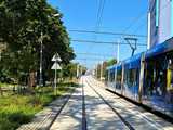 Historyczny moment! Pierwszy tramwaj przejechał przez TAT na Nowy Dwór: Trwają testowe przejazdy ulicą Strzegomską [FOTO]