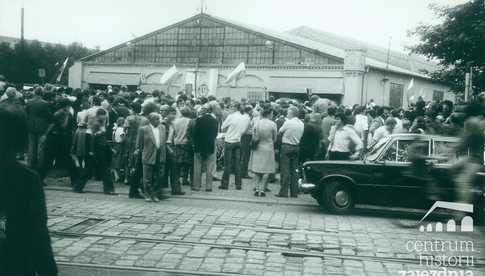 [FOTO] Wspomnienie strajku Solidarności z 1980 roku na papierze i fotografii