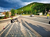 Zderzenie osobówki z motocyklem na k8 w Bardzie