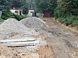 Kamieniec Ząbkowicki: Przebudowują drogę obok przychodni