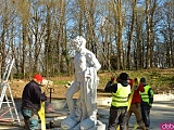 W Grocie Perseusza przy Pałacu Marianny Orańskiej zainstalowano marmurową rzeźbę herosa