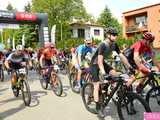 Setki rowerzystów na Bike Maratonie w Bardzie