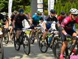 Setki rowerzystów na Bike Maratonie w Bardzie