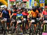 Setki rowerzystów na Bike Maratonie w Bardzie