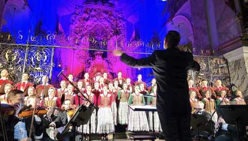 [FOTO] Świąteczna atmosfera w Bazylice Mniejszej. Koncert kolęd i pastorałek Zespołu Pieśni i Tańca Śląsk w Bardzie