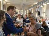 Blisko 200 mieszkańców gminy Kamieniec Ząbkowicki otrzymało ogólnopolską kartę seniora