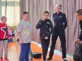 [FOTO] Czy młodzież z Barda zasili szeregi Policji? Spotkanie edukacyjne w Bardzie